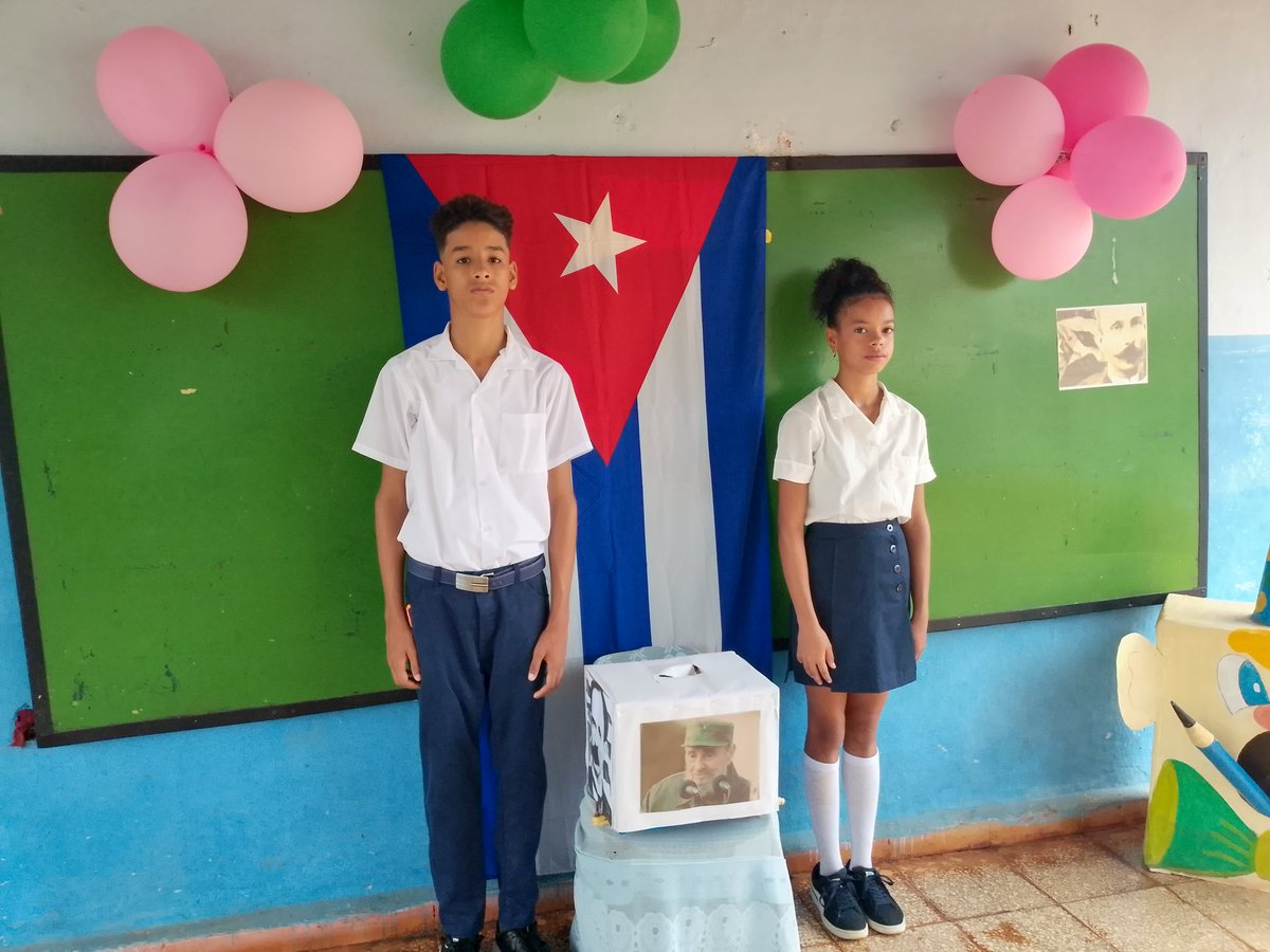 Yirlemaisi's tweet photo. Se realiza hoy las elecciones pioneriles en todas las escuelas de nuestro municipio #Maisí, en homenaje al pionero mártir Paquito González Cueto.
#TenemosMemoria https://t.co/MVeQ2L3dgb