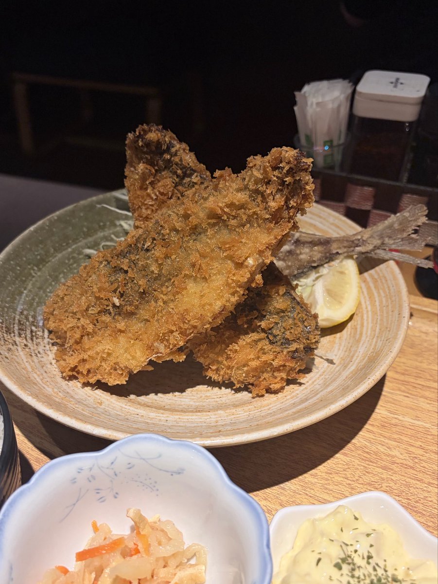 catchanman's tweet photo. お休みの日に湯らっくすさんにお邪魔しました🧸♨️
ゆっくりお風呂とサウナに入って激ウマアジフライ定食いただきました！
定食のセットの汁物が貝汁✨
貝のツーンとした感じが…な‼︎

タイミング合わずシアターアウフグースは受けれず…うちださんの回参加したかった😭
ｽﾊﾟｯｽﾊﾟｯ…♪ https://t.co/rwnMQNvtjy