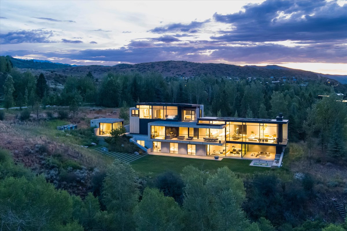 ChristiesHomes's tweet photo. Set in complete privacy above Maroon Creek and the Roaring Fork River, this 9,339-square-foot estate blends bold brutalist architecture with an artful sensibility. See more: https://t.co/SGIQjbvacf

Listed by Ryan Elston with Christie's International Real Estate Aspen Snowmass https://t.co/qE3P8p3Kzs