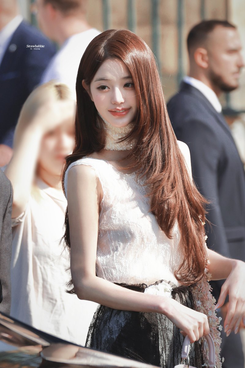 Strawbabbie_wy's tweet photo. 260929

디올 워녕이 너무 예쁘당 🤍✨

#WonyoungDiorSummer27 #JANGWONYOUNG #WONYOUNG #장원영 #원영 #DiorSummer27 @Dior @IVE_twt https://t.co/sxEHAI2Xx3