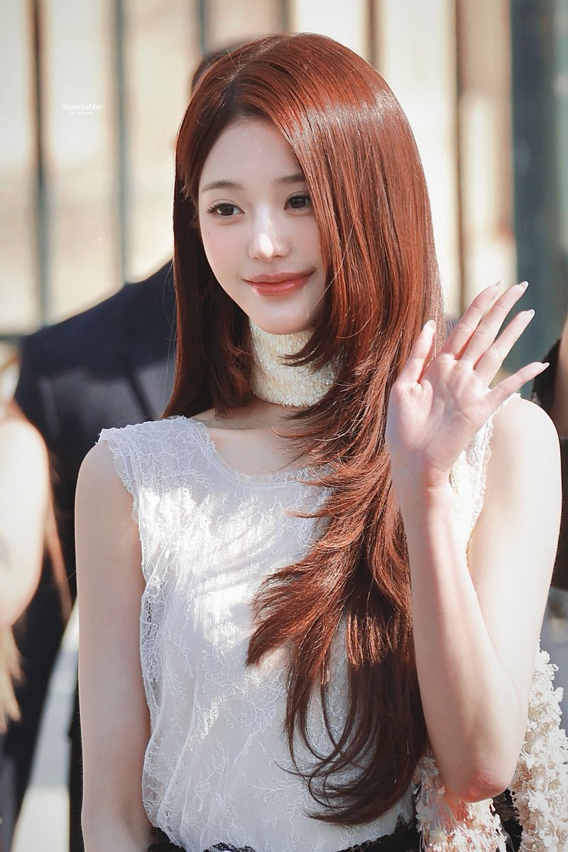 Strawbabbie_wy's tweet photo. 260929

디올 워녕이 너무 예쁘당 🤍✨

#WonyoungDiorSummer27 #JANGWONYOUNG #WONYOUNG #장원영 #원영 #DiorSummer27 @Dior @IVE_twt https://t.co/sxEHAI2Xx3