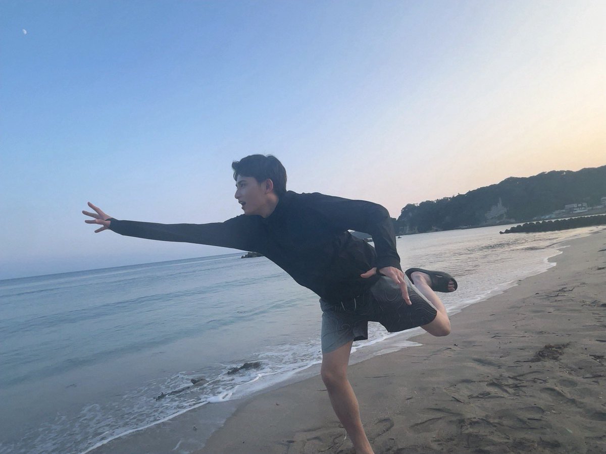 yukihayama1027's tweet photo. #陽キャ集団 同時視聴インスタライブ
ありがとうございました🌊

みんなとのオフショット📸 https://t.co/hO7qcyXIAa