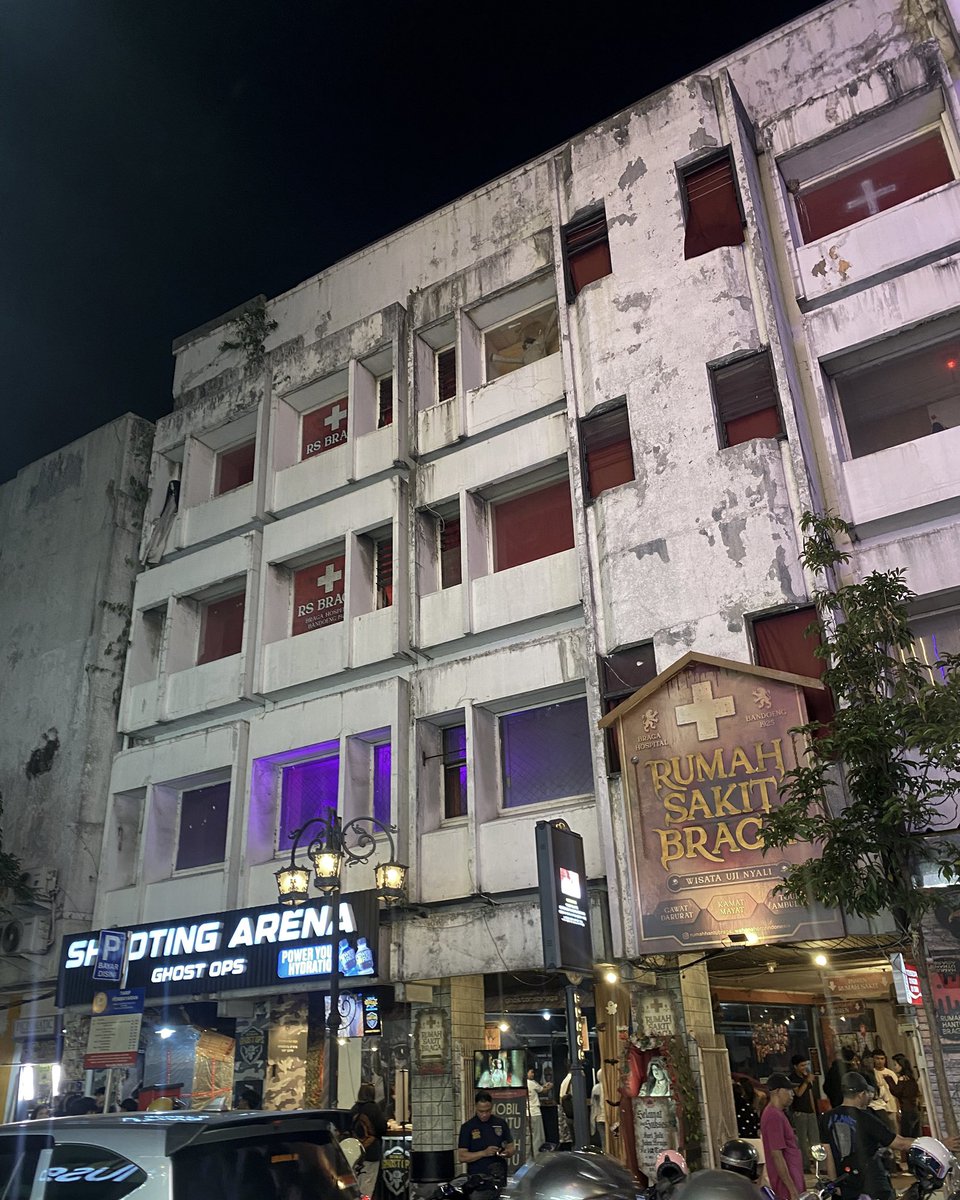 kayouyg's tweet photo. love this city soooo much! mau balik lg 🥺🖤 https://t.co/zr8SLEYCwB