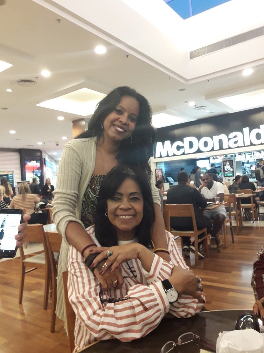 moinalima's tweet photo. Hoje minha mãe completa 76 anos.

Uma mulher que passou a vida lutando pelo que acredita e que, mesmo com tantos compromissos e tantas viagens, nunca deixou de estar presente para nós. https://t.co/oHVbTiwW4d