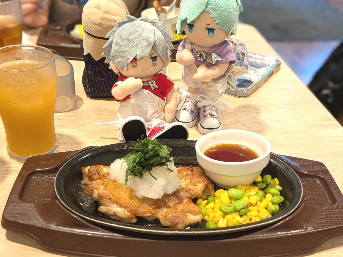 quartet_a1's tweet photo. 『まあ、今日くらいは肉、食べてもいいんじゃない？』 https://t.co/SVAQCUADxb