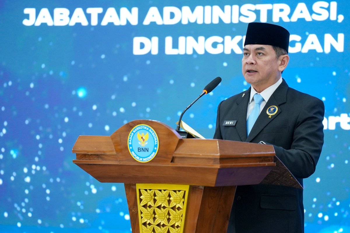 INFOBNN's tweet photo. BNN LANTIK 10 PEJABAT, PERKUAT PELAKSANAAN P4GN

Badan Narkotika Nasional (BNN) melaksanakan Upacara Pelantikan dan Pengambilan Sumpah/Janji Jabatan Administrasi, Penyidik Madya, dan Penyidik Muda di lingkungan BNN. Kegiatan berlangsung di Ruang Moh. Hatta, Gedung BNN. https://t.co/enWuwHYaSY