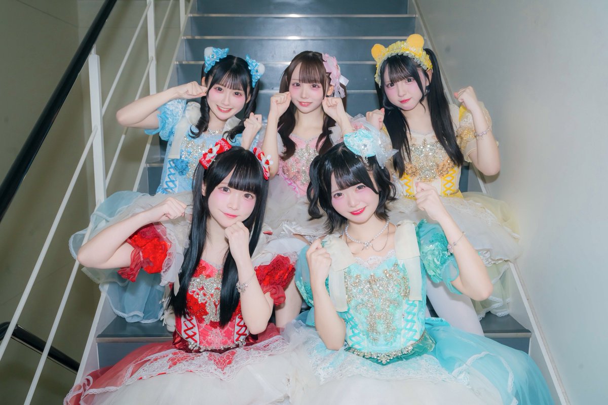 dreco_info's tweet photo. HEROINES LEAGUE l 4ヶ月間ありがとう👑🎀

総合順位は8位という悔し���結果となりました。
ドレスコードはまだまだ諦めたくないです。

これから始まる入れ替え戦、絶対に1部リーグに残留できるように私たちと一緒に戦ってくれたら嬉しいです。

これからもよろしくお願いします🌟

#ドレスコード #ドレコ