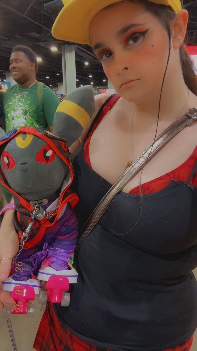 Cosplayer_Jade's tweet photo. Got to meet Tom Kenny at CollectACon on Saturday with Mr bother and nephew! It was so fun and I even got some sonic magic cards too!! 

#collectacon #cosplay #cosplayer #pokemon #sonic #sonicthehedgehogㅤㅤㅤ https://t.co/1P5o3E5Nit