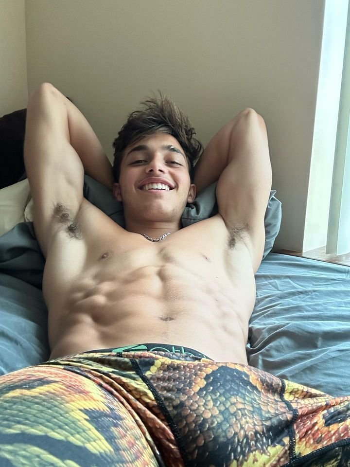 Finnyguyfun's tweet photo. Lazy day for me https://t.co/Czp4QmRQC6