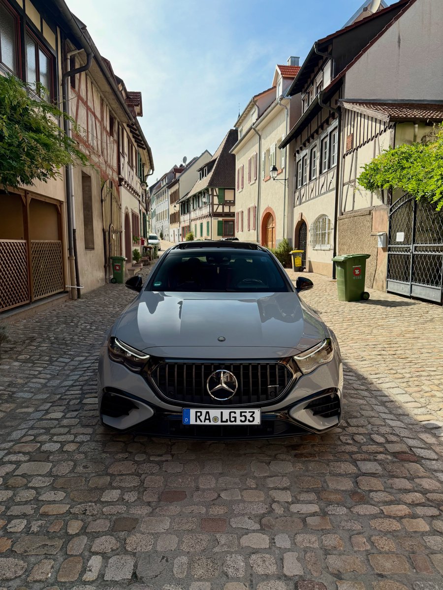 streetjour's tweet photo. AMG E53🦋 https://t.co/PeFTKqMV9u