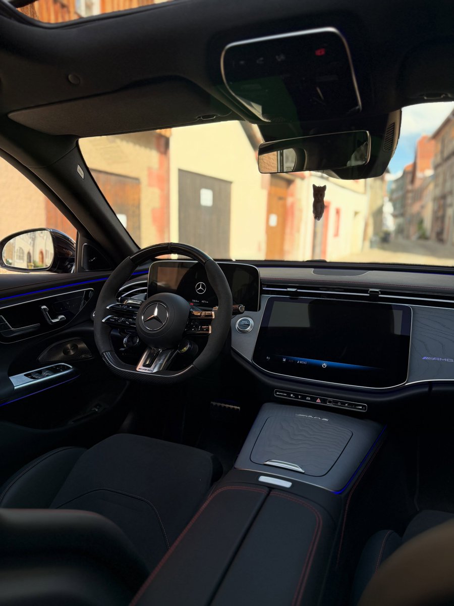 streetjour's tweet photo. AMG E53🦋 https://t.co/PeFTKqMV9u