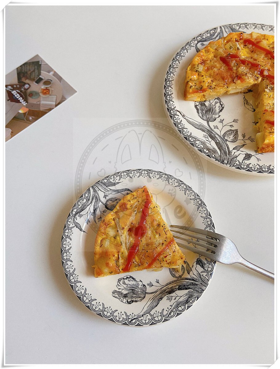 LissaSpill8co's tweet photo. Hoy hice tortilla de patatas casera, crujiente por fuera y cremosa por dentro! Super fácil y deliciosa para cualquier comida. https://t.co/3pJh3Gc3Hd