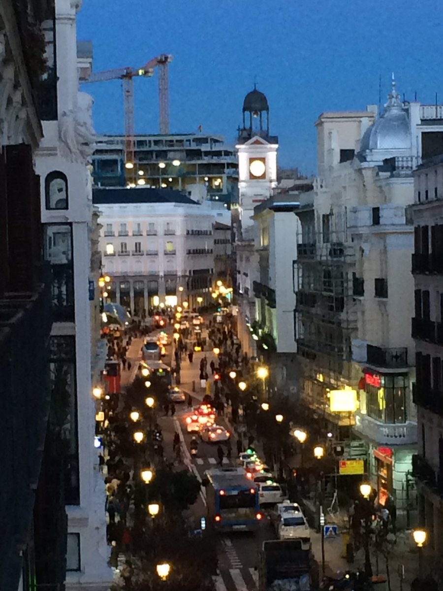 JaviSantamarta's tweet photo. @AlejandroCence2 Vivía en la calle Mayor 22. Desde mi casa se veía y oía el reloj de Sol. Y ha sonado cada cuarto de hora desde hace más de un siglo. No te creas más importante que uno de los símbolos más conocidos de Madrid. Idos a dormir a vuestra casa y dejad de joder a los vecinos de una vez. https://t.co/uzjR5bmJXz