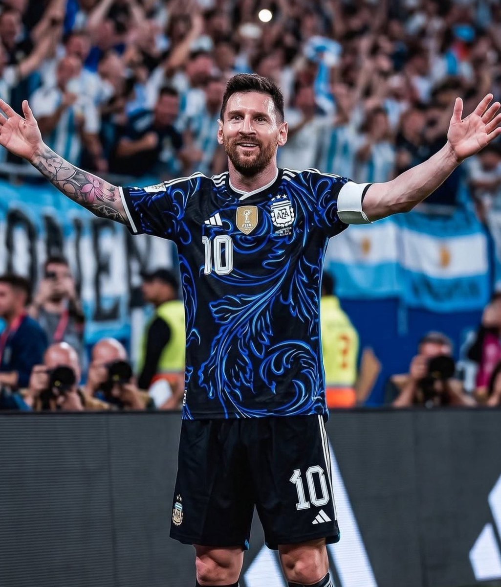 KalshiFC's tweet photo. BREAKING: Lionel Messi now has a higher chance of winning the Ballon d’Or than Kylian Mbappé, via Kalshi:

6% — Lionel Messi
4% — Kylian Mbappe https://t.co/WYVHLAnLTh