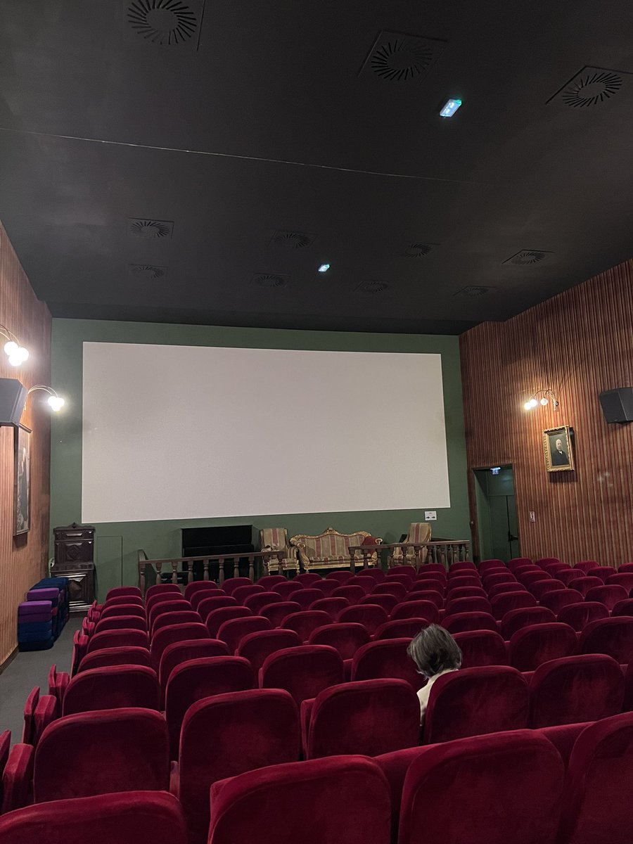 cgzeerinho's tweet photo. Le cinéma de malade https://t.co/rWur9JL84a