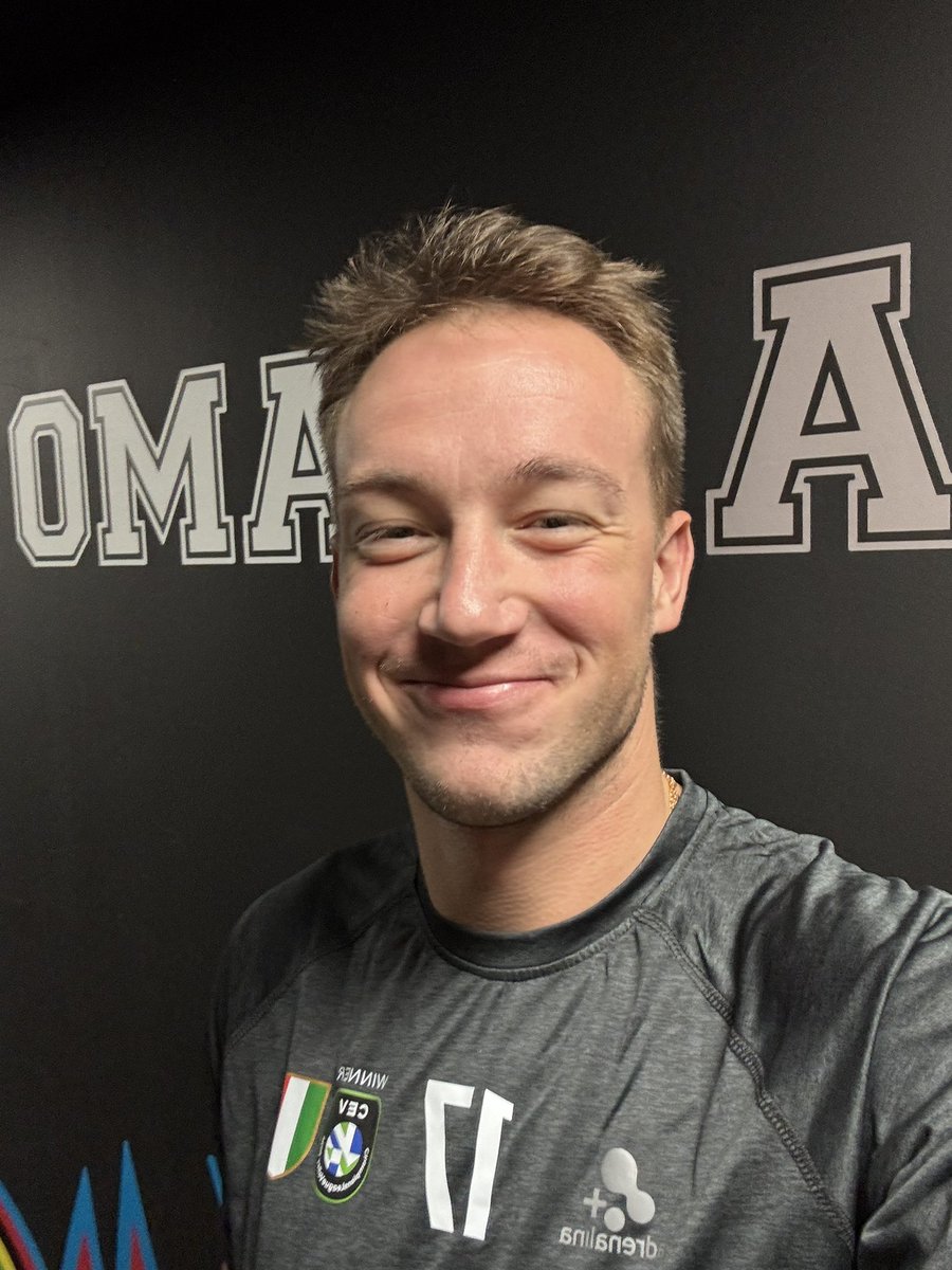 SIRVolleyPG's tweet photo. 🤳 Heyyyyyyy 😄👋🏼
#BlockDevils https://t.co/jG4frmPG8d