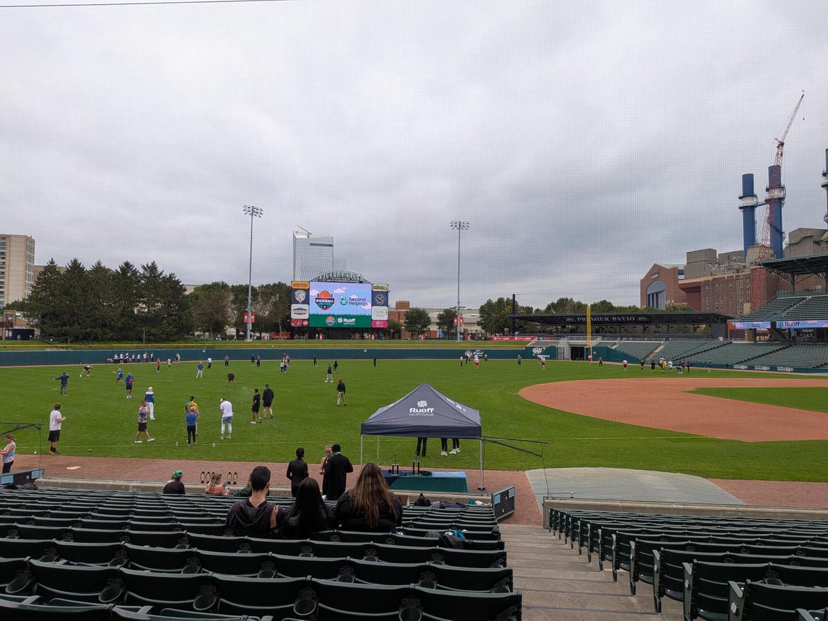 SecondHelpings's tweet photo. Talk about a home run for hunger relief!
We joined @RuoffMortgage first annual kickball tournament at Victory Field—and the competing teams donated hundreds of items from our wish list!
Thank you to Ruoff, every team that gave, and the Victory Field staff for an incredible day. https://t.co/zjpYWhQC1Y
