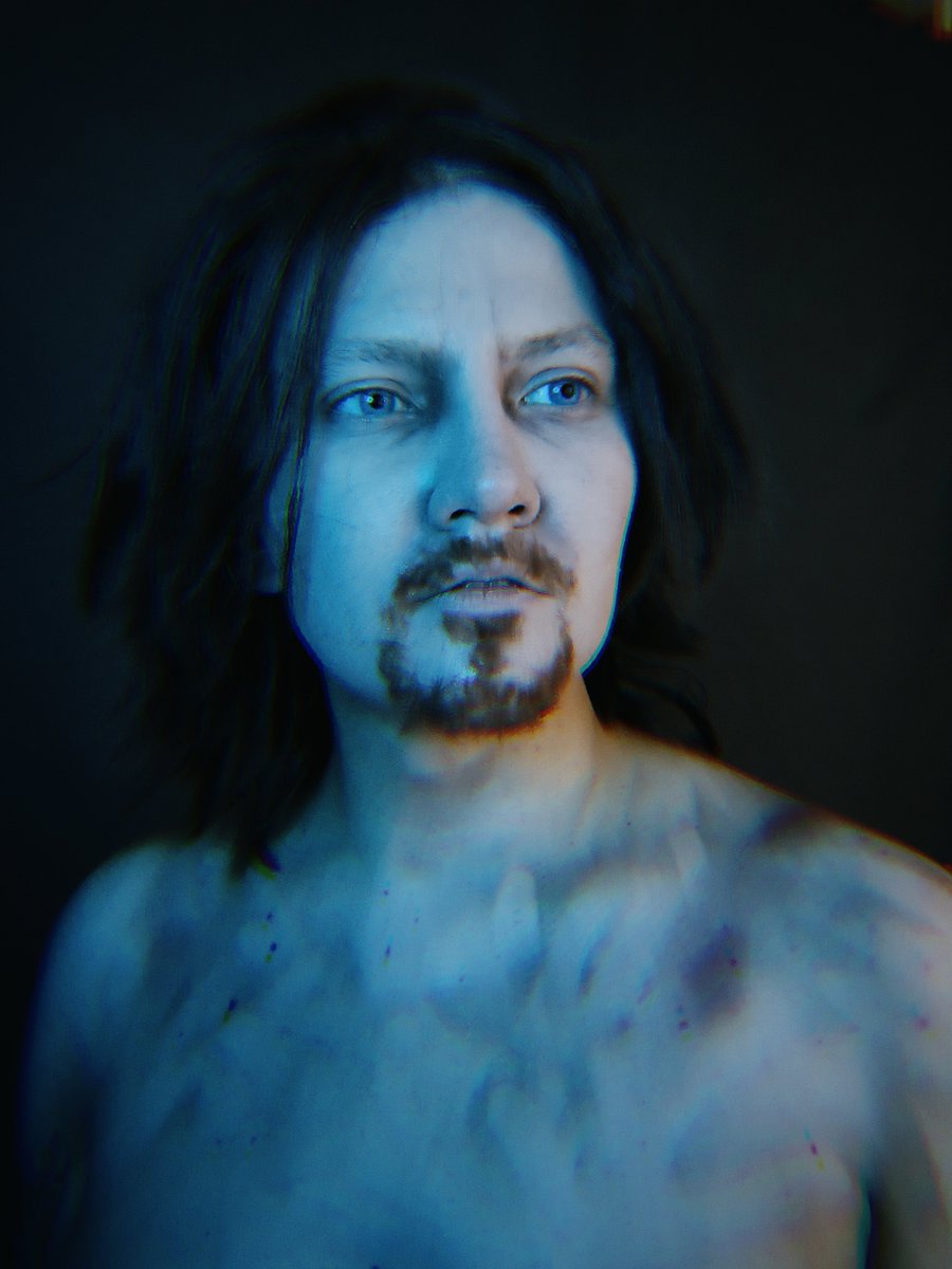 bomi_mei's tweet photo. cosplay vs real life 
#DeathStranding #DeathStranding2 https://t.co/qPcpzRtMmF