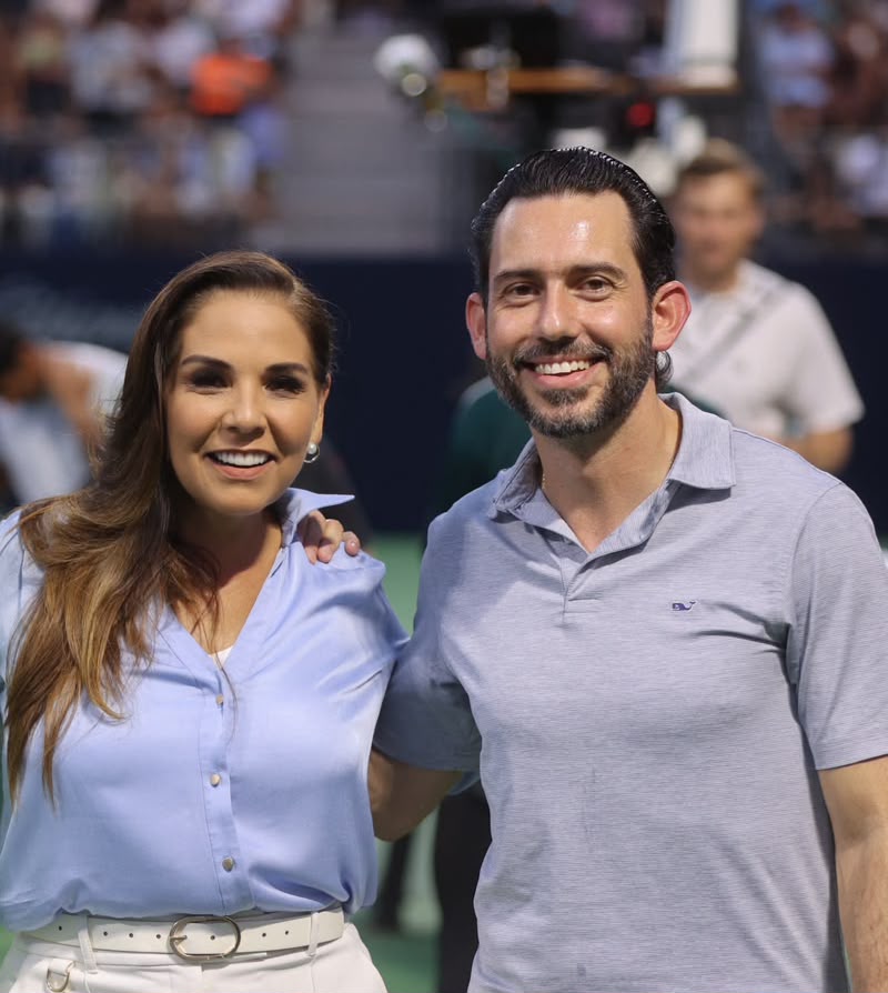 bernardocuetomx's tweet photo. ¡Feliz cumpleaños, Gobernadora @MaraLezama! 🎂

Te deseo mucha salud, alegría y muy buenos momentos.

Gracias por tu confianza y por todo lo compartido en estos años de trabajo por Quintana Roo.

¡Que disfrutes mucho tu día! https://t.co/u2kacSKIY3