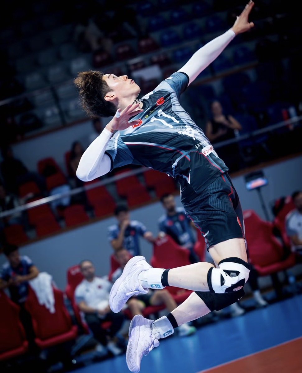 yuki_14vb's tweet photo. 祐希さんあまりに綺麗なフォームすぎる。
普通に考えて美術館行き決定。 https://t.co/xVcpfbtwyO