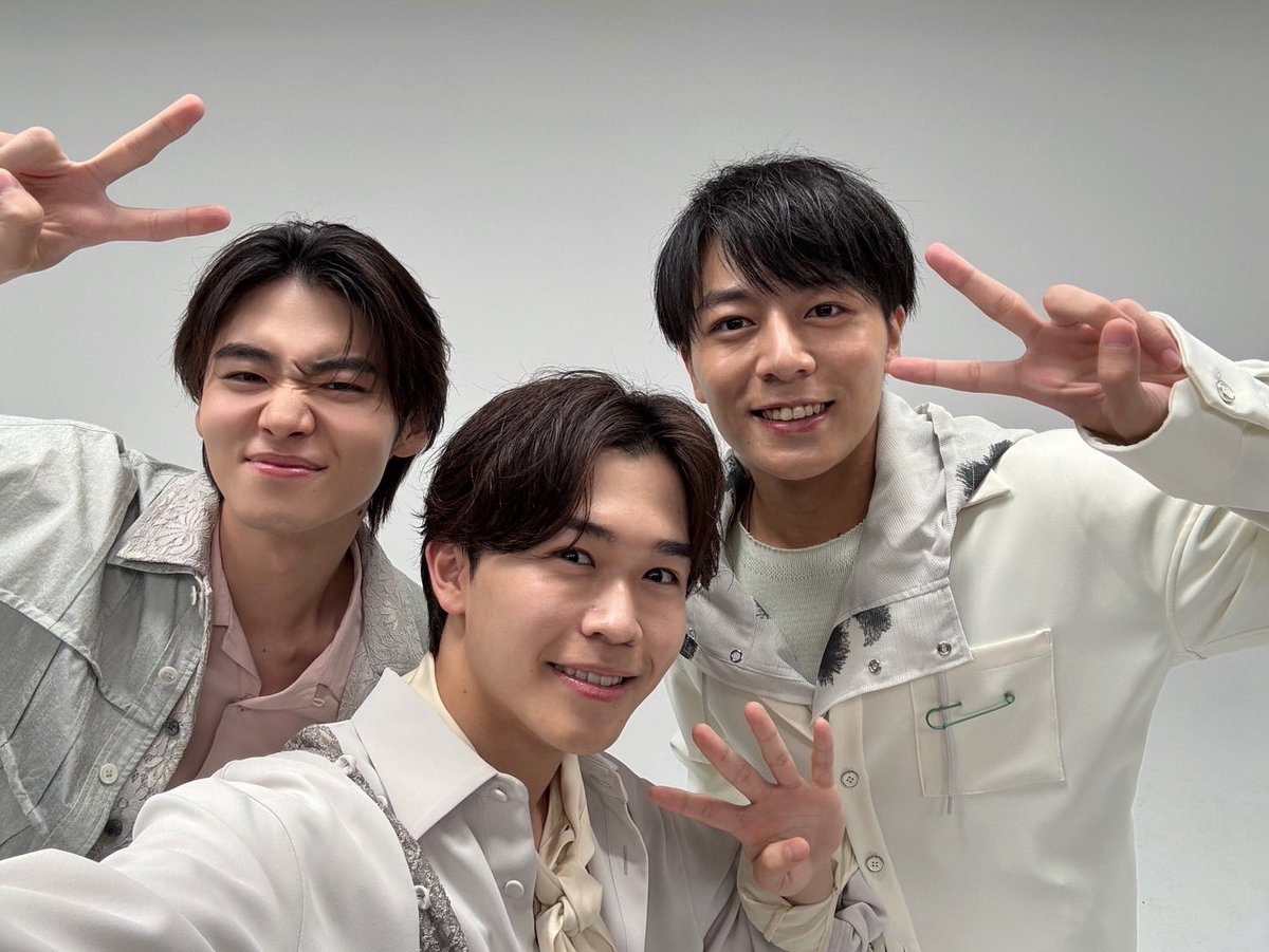 saitoryu616's tweet photo. ラジオ『04放送部』
初回放送ありがとうございました！

まだまだラジオは不慣れですが、
2004年生まれ、
同い年3人ならではの空気感を
是非毎週火曜20:30から
感じていただければと思います。

文化放送オリジナルプラットホーム「QloveR」ではアーカイブ＆
アフタートークを配信中です！
今回のアフタートークでは
僕保育士になりました(？)
よろしくお願いします！

#ゼロヨン放送部 
#鈴木福 #井内悠陽 #齋藤璃佑 
@zeroyon_housou