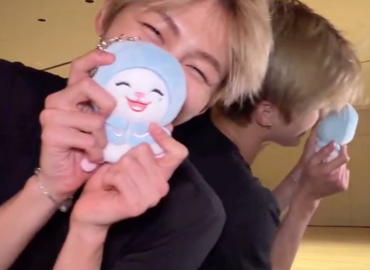 O60328's tweet photo. 와 진짜 개똑같이 생김 https://t.co/pLkgWCF54E