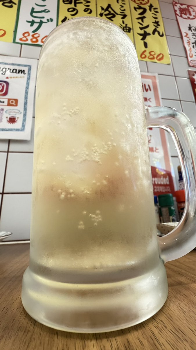 1000joy's tweet photo. 梅田に、たこを主役にした酒場があった🐙 4種類の刺身は味も弾力も水っぽさも違う。食べ比べが実に楽しい。たこ麻婆豆腐は辛さ控えめでまろやか。9/29訪問、3品で2,958円。
#たこ酒場くれおーる #梅田グルメ #たこ刺身 https://t.co/3Xs6rUpoJp