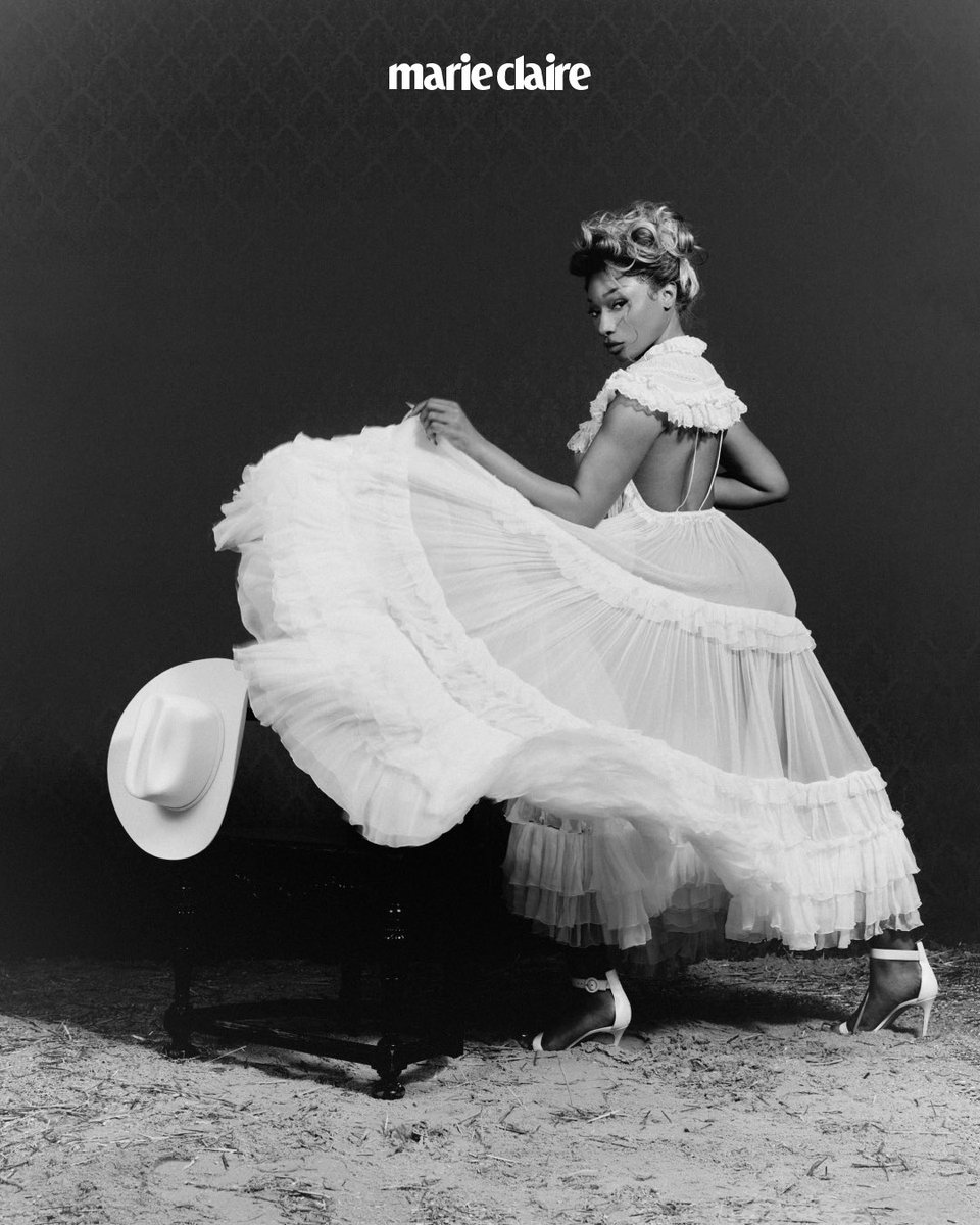 theestallion's tweet photo. Marie Claire 
The Legends Issue https://t.co/g3jBtw0a9Y