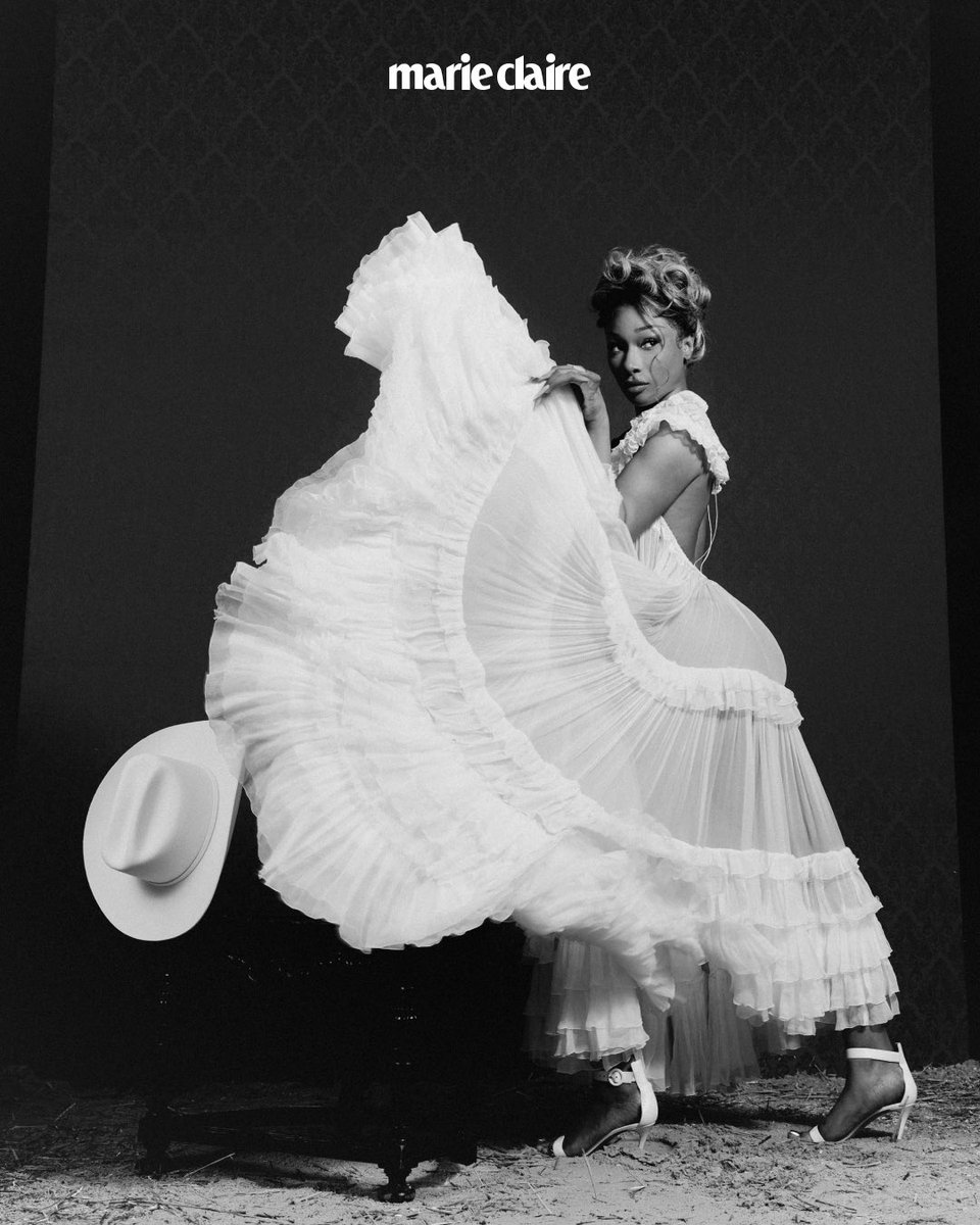 theestallion's tweet photo. Marie Claire 
The Legends Issue https://t.co/g3jBtw0a9Y