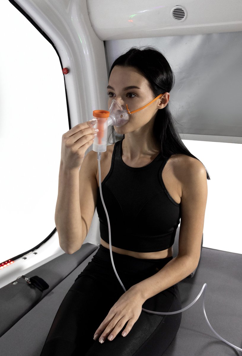 CryonickFactory's tweet photo. 🔥❄️ HotCRYO — when training becomes a technology-driven wellness experience.

HotCRYO by Cryonick is a unique capsule for group training, recovery, mobility, rehabilitation programs and wellness.

 #Biohacking #Longevity https://t.co/2uHbUCRl41