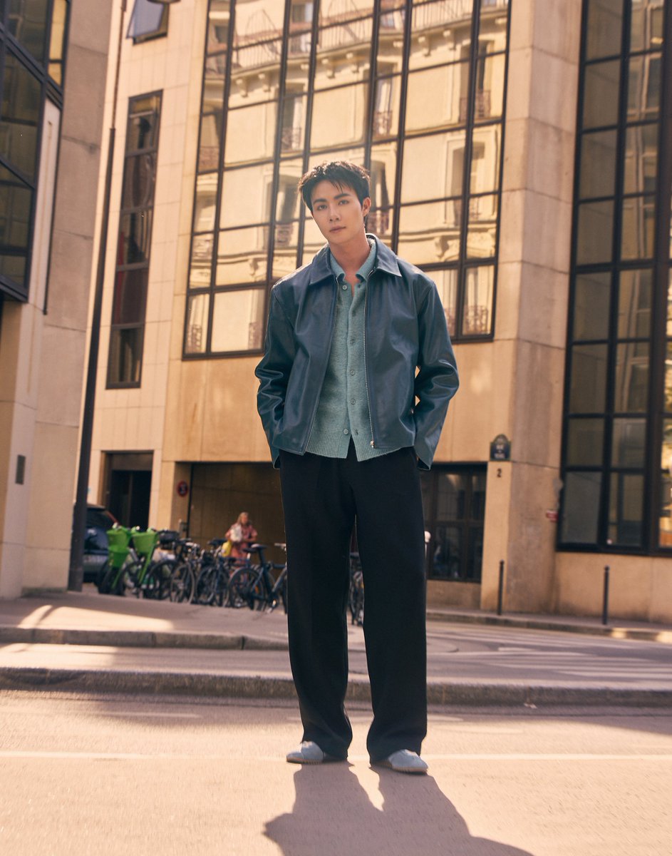 DomundiTV's tweet photo. THE SANDRO SILHOUETTE 🌆
Zee Pruk @zee_pruk steps out in SANDRO for Paris Fashion Week, embracing a sleek and minimalist look with a polished finish. Clean lines and understated details come together to highlight SANDRO’s contemporary style.
ZEE PRUK PFW 2027
#SANDROxZEEPRUK
#Sandro #SandroParis
#ZeePruk