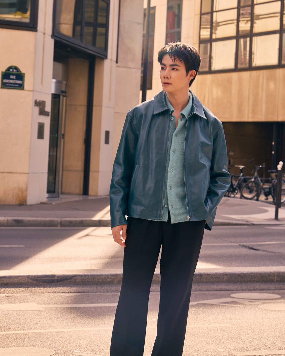 DomundiTV's tweet photo. THE SANDRO SILHOUETTE 🌆
Zee Pruk @zee_pruk steps out in SANDRO for Paris Fashion Week, embracing a sleek and minimalist look with a polished finish. Clean lines and understated details come together to highlight SANDRO’s contemporary style.
ZEE PRUK PFW 2027
#SANDROxZEEPRUK
#Sandro #SandroParis
#ZeePruk