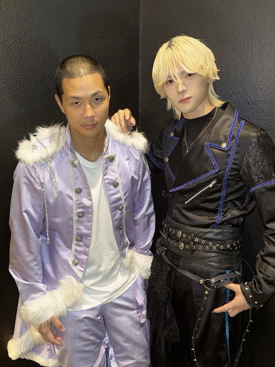 Haruki_Chrono's tweet photo. 本日ライブありがとう‼️

めるめろさん6周年ほんとにおめでとうございます㊗️
ほんとにおめでたい日に呼んで頂きしかもコラボにも出演させて頂きありがとうございました🙇‍♂️

コラボはきょうまさん💙のところで爆裂愛してるをやらせて頂きました！
写真もありがとうございます‼️
ほんとにみんなありがと🤍 https://t.co/JKeX8WBQEK