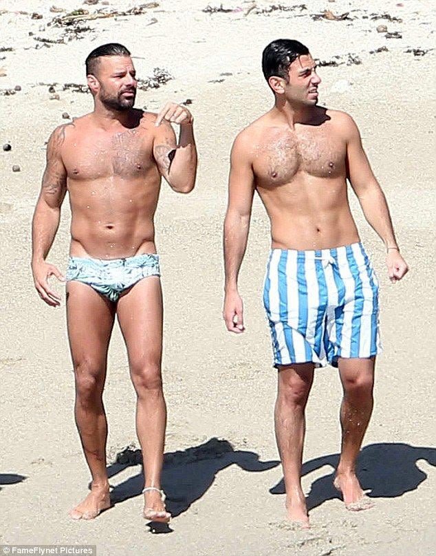 Mosesedosa01's tweet photo. singer Ricky Martin and artist Jwan Yosef closing the summer with .... https://t.co/MjqgpPBkfS