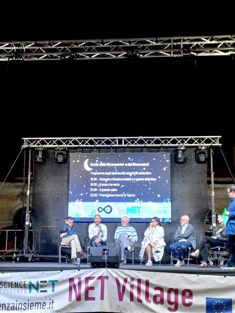 CNRDTA's tweet photo. Alla #NotteEuropeaRicercatori, Francesco Petracchini (@echopetra), direttore del @CNRDTA, ha partecipato a “Il grande caldo”

Dal #microclima urbano ai sistemi di monitoraggio, un confronto su clima, città e strategie di prevenzione

@NDR_SOCIETY 
@ScienzaInsieme
@CNRsocial_ https://t.co/q7qDsp3641