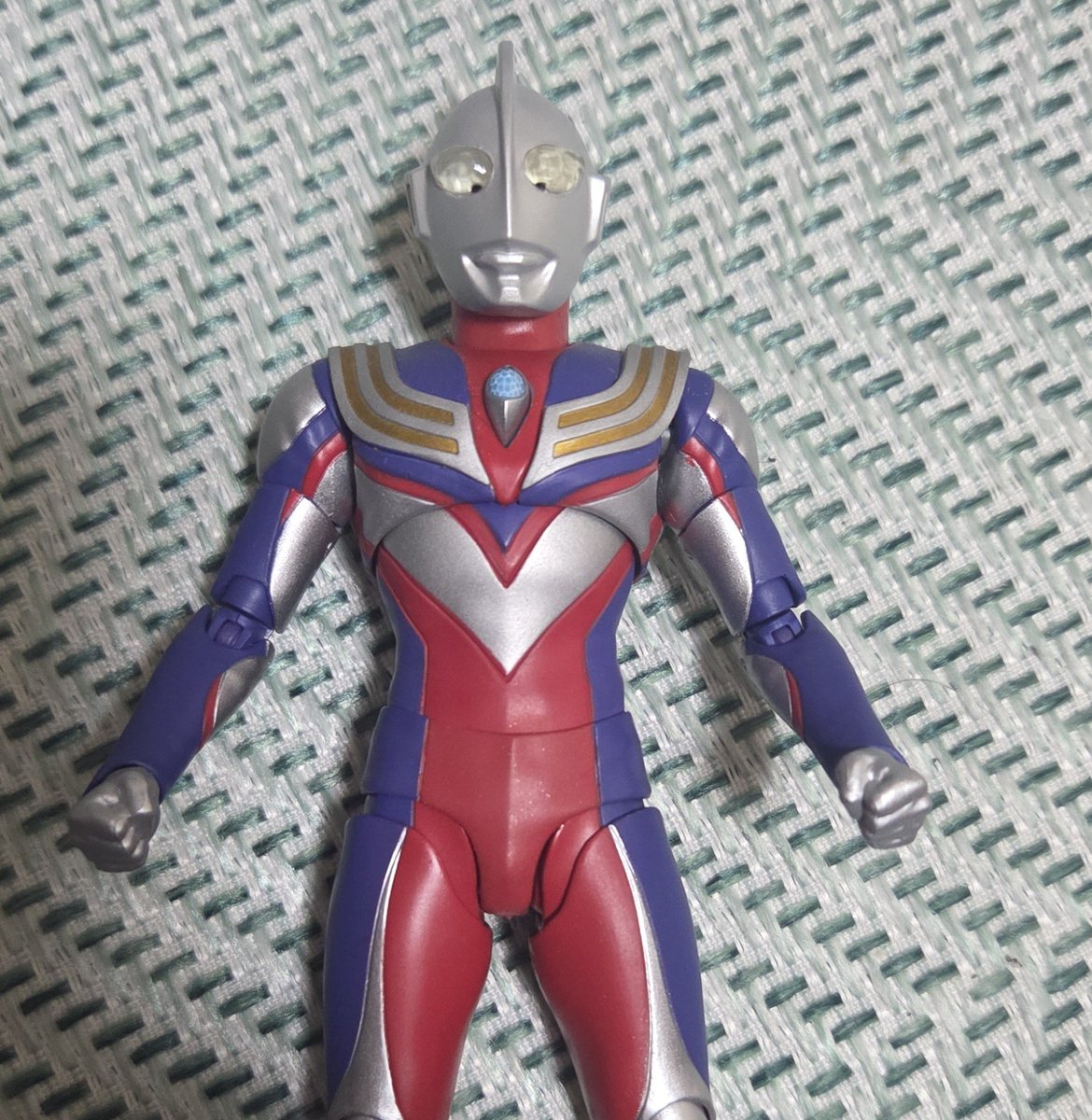 ULTRA__GUNDAM59's tweet photo. マン兄さん｢これでワイもティガくんみたいにモテモテや！｣ https://t.co/pJyx9bhzgR