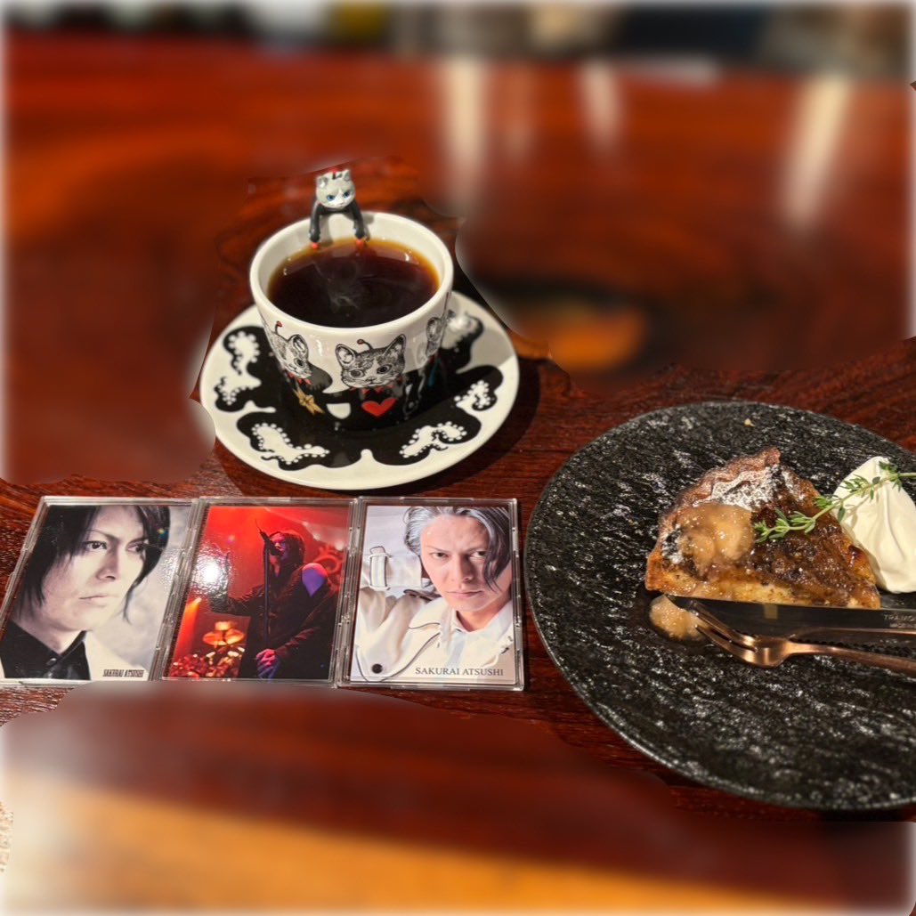 Match_B_BT's tweet photo. IKBに用事がありまして、また純喫茶キラーズにお邪魔しました。
「雨の日にでっかい手荷物を持ってRHに移動するのは大変かも」と思って、遅い時間までお邪魔してしまいました！ https://t.co/w1ApZCTHZw