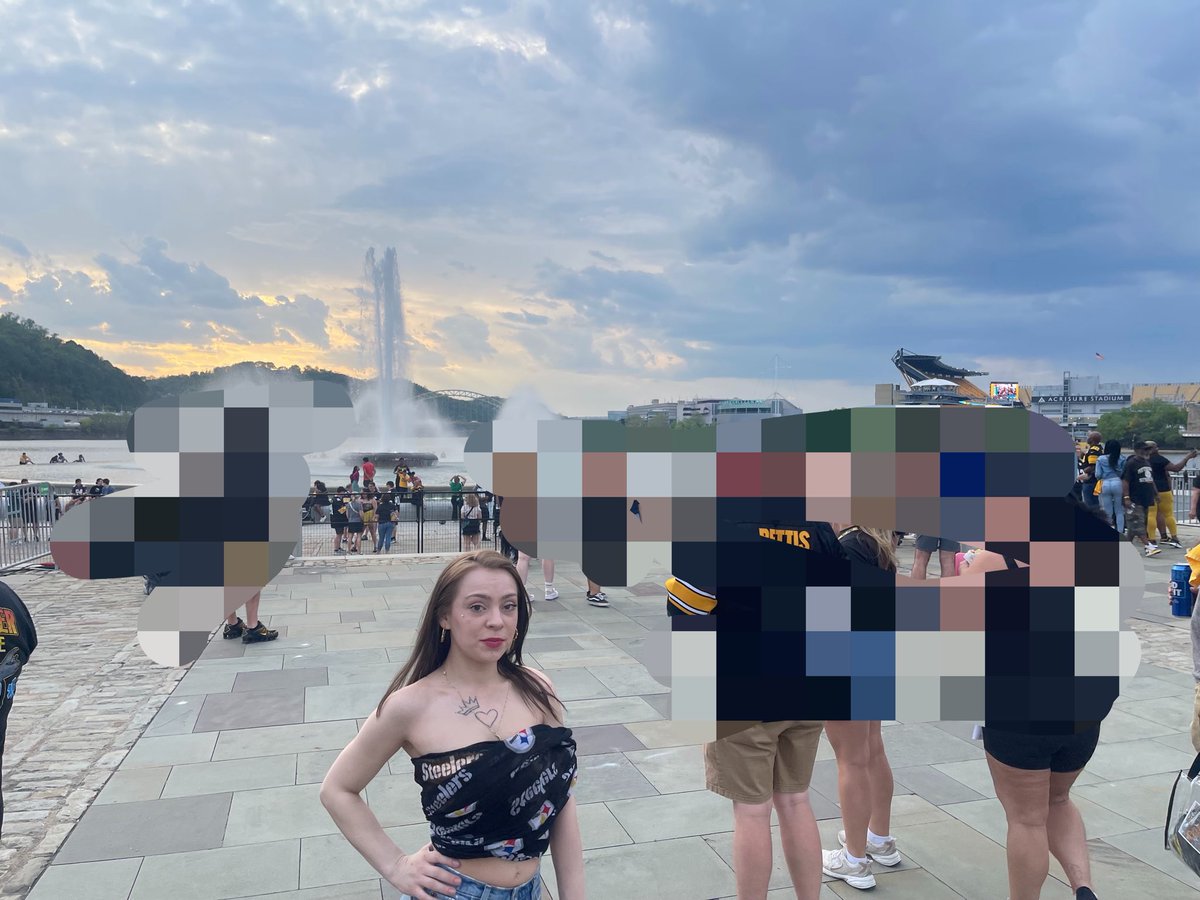 KatKatmarlenee's tweet photo. 💛🖤 https://t.co/jBtq6GhOVZ