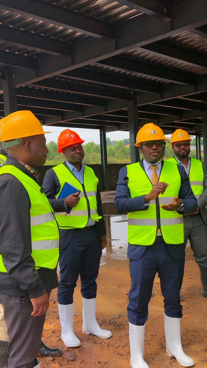 Microhaem's tweet photo. From Ntinda to our Phase II site at Namanve, today’s visit was about Uganda’s next step with @dbahati . We shared our last-mile screening strategy and our vision for facilities where African scientists can turn research into health solutions.

Made in Uganda. Built for Africa. 🇺🇬

#MicrohaemScientific