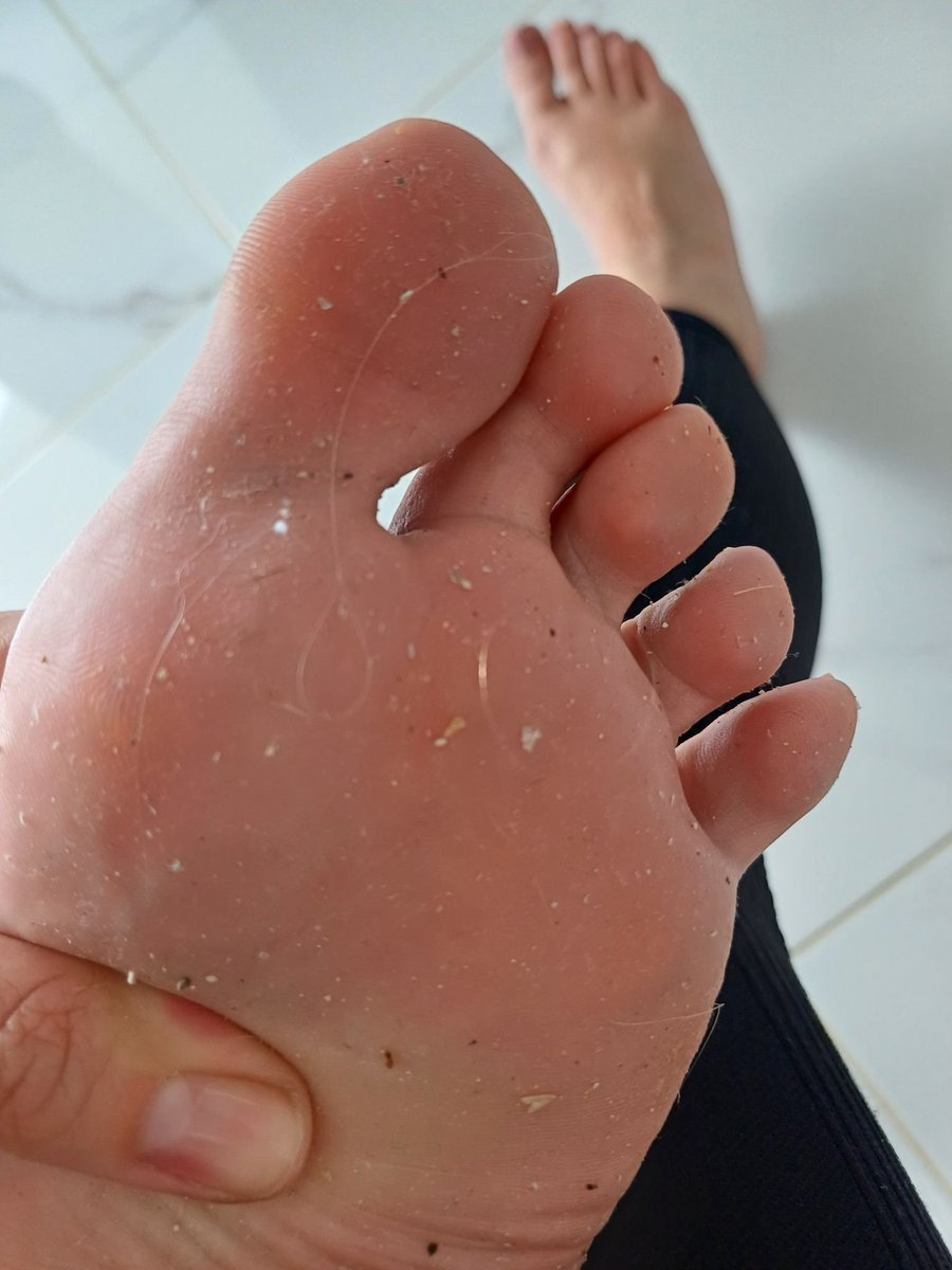 CycolinaKaribe's tweet photo. Jesteś tylko paproszkiem pod moimi stopkami. Melduj się z kodem kundelku!
#findom https://t.co/7ceOZeKA1j