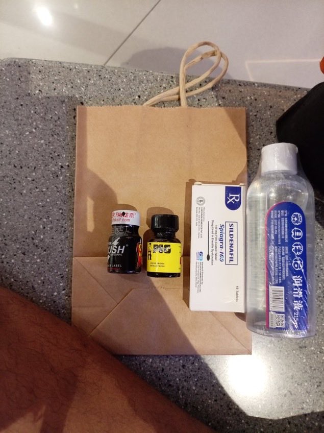 ajxclusive__'s tweet photo. Fresh poppers just landed and ready to ship 💨
Subs, hit me up with your orders before they’re gone. DM me now.
#Poppers #FreshPoppers #Rush #GayPoppers #PoppersForSale #BNWO #SubLife #DaddyHasTheGoods #OrderNow #PoppersDelivery https://t.co/PDrFtJaEC9