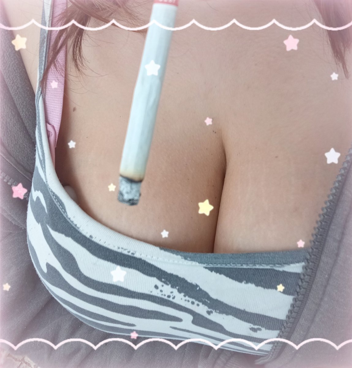 WoundsViolet's tweet photo. Can mommy use you as her personal ashtray? You perv (⁠｡⁠・⁠/⁠/⁠ε⁠/⁠/⁠・⁠｡⁠) https://t.co/ZiAyRlVa7u