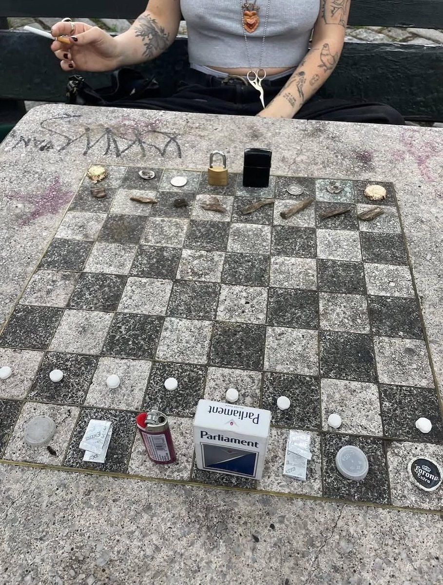 internetpreai's tweet photo. improvised chess sets with everyday objects https://t.co/hcic1Ncur2