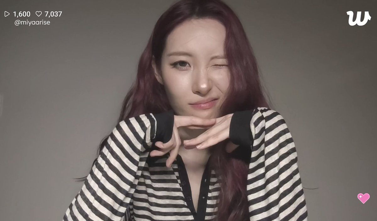 miyaarise's tweet photo. [WeverseLive:260929] pt.4

❤️ #선미 #미야네 #SUNMI https://t.co/dkwv6qwMC0