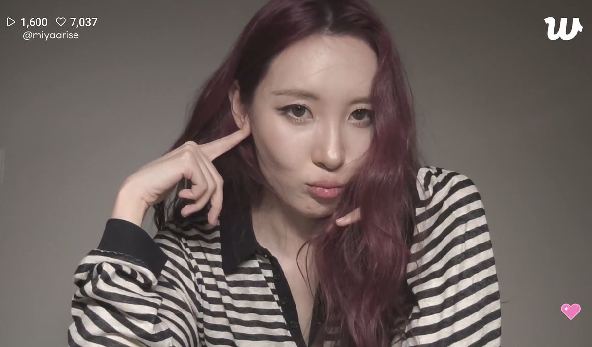 miyaarise's tweet photo. [WeverseLive:260929] pt.4

❤️ #선미 #미야네 #SUNMI https://t.co/dkwv6qwMC0