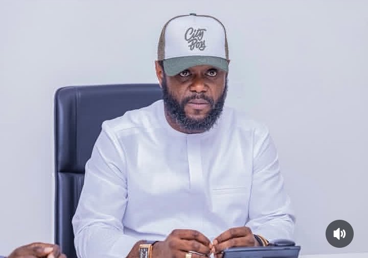 seyitinubulover's tweet photo. THE REAL CITY BOY @STinubu
#presidenttinubu #cityboy
#cityboymovement #seyitinubuyouthvanguard https://t.co/Y0U0gl9fxT