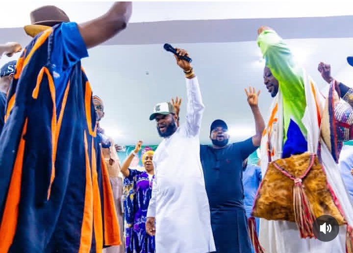 seyitinubulover's tweet photo. THE REAL CITY BOY @STinubu
#presidenttinubu #cityboy
#cityboymovement #seyitinubuyouthvanguard https://t.co/Y0U0gl9fxT