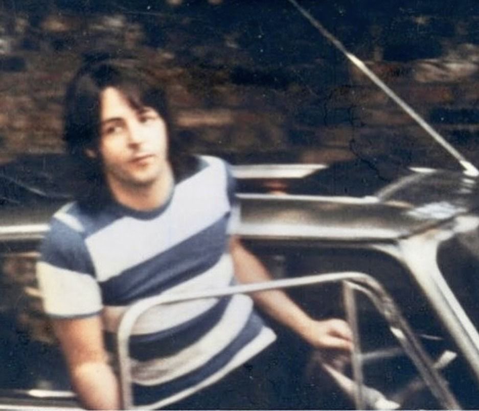 quinnluvspaul's tweet photo. i love all of pauls haircuts and styles over the years, but this one sticks out to me most. Like, im Deeply in love. https://t.co/FLvZ9ldKds