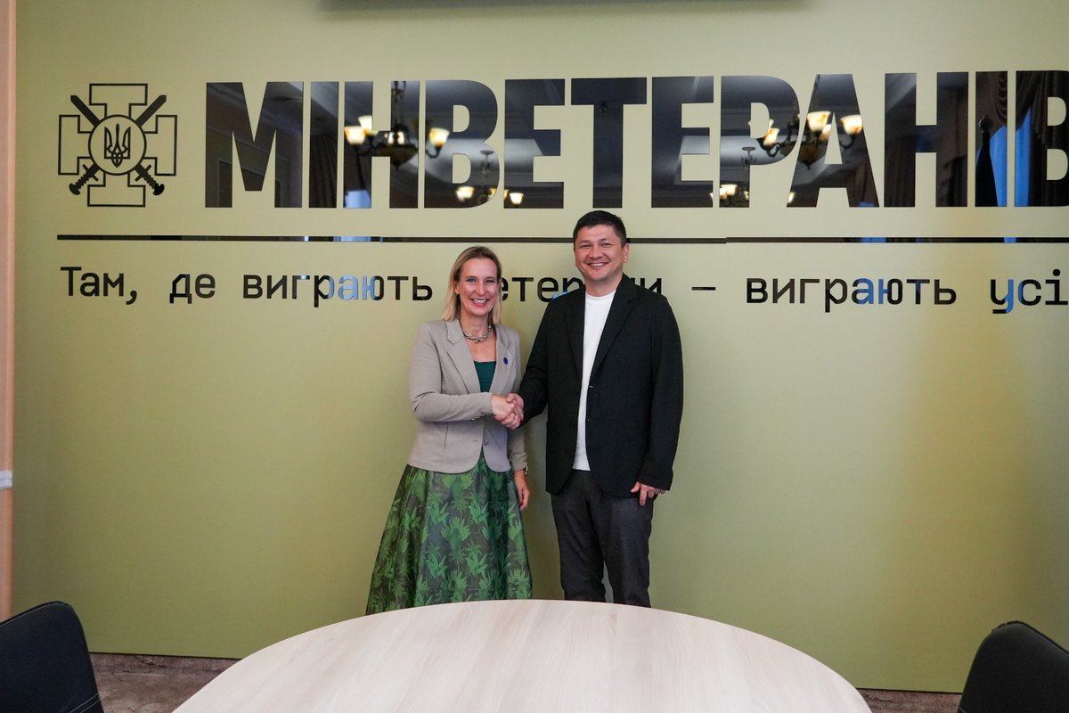 EUAM_Ukraine's tweet photo. @Ctaylor_EUAM, EUAM Head of Mission, &amp; Igor Kusan, EUAM Veterans Support Unit Head, met Vitalii Kim, Minister of @mva_gov_ua, alongside @EUDelegationUA.
They discussed European experience, incl lessons from Croatia, on veterans' reintegration &amp; transition to civilian life https://t.co/hEkOh7FdQY