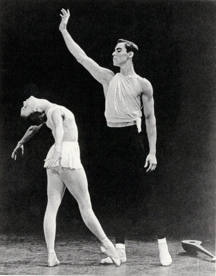 hrstylearchive's tweet photo. Apollo (Jacques D’Amboise) blesses Terpsichore (Allegra Kent), the muse of music and dance, 1957 https://t.co/fCnZGFd0va
